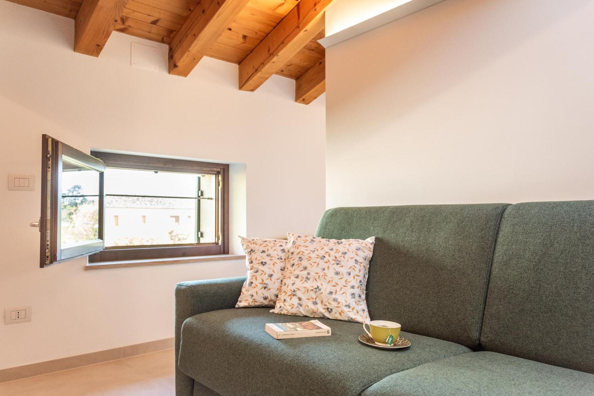 Achillea Apartment